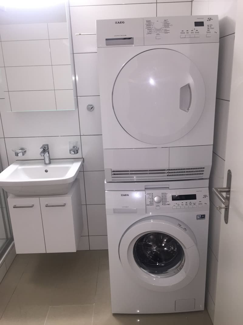 Monolocale luminoso, moderno, pratico, tranquillo e conveniente !! (4)