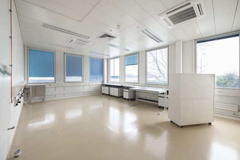 1350m2 de laboratoires au 2ème étage du CTN 14 à Plan-les-Ouates (11)