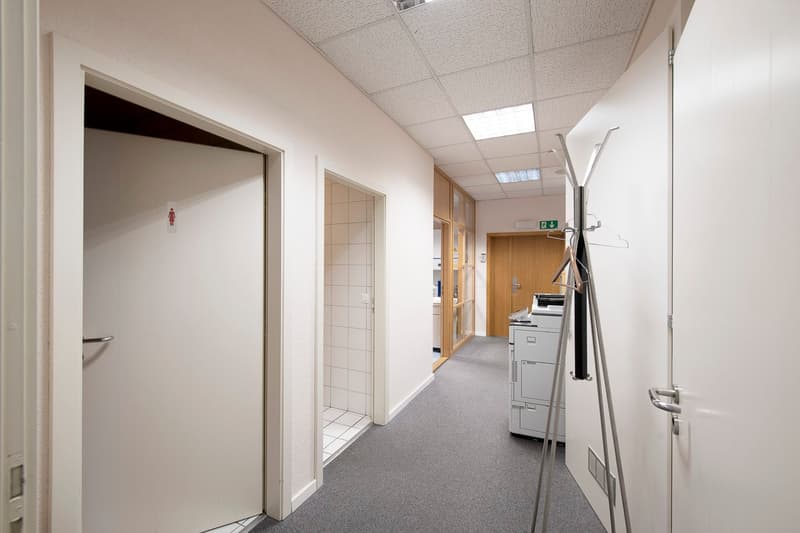 290m2 di uffici al 2° piano del CTN 12 a Plan-les-Ouates (11)