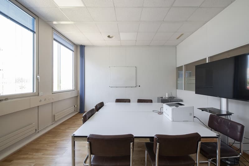 450m2 uffici al 1° piano del CTN 12 a Plan-les-Ouates. Completamente ristrutturato. (5)