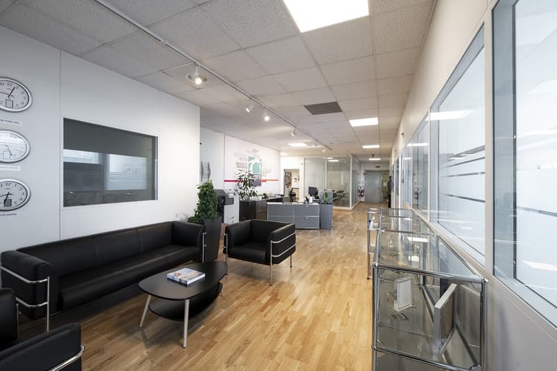 450m2 uffici al 1° piano del CTN 12 a Plan-les-Ouates. Completamente ristrutturato. (6)