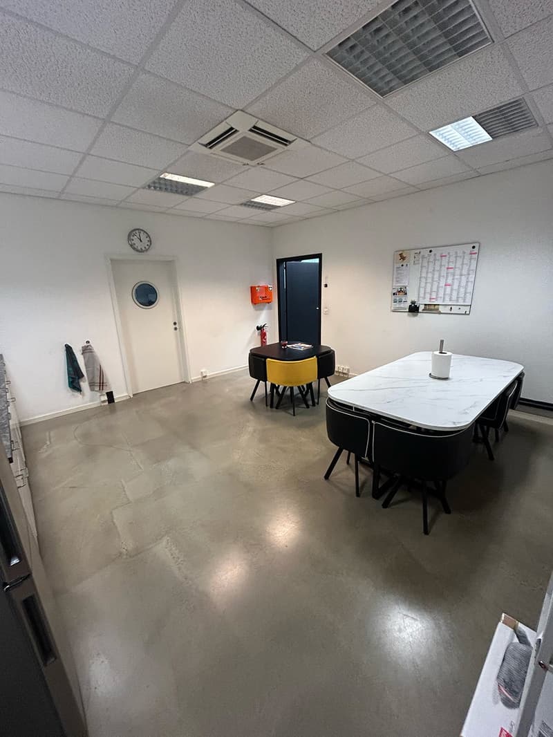 234m2 workshop on the 1st floor of CTN 18 in Plan-les-Ouates. Completely renovated (8)