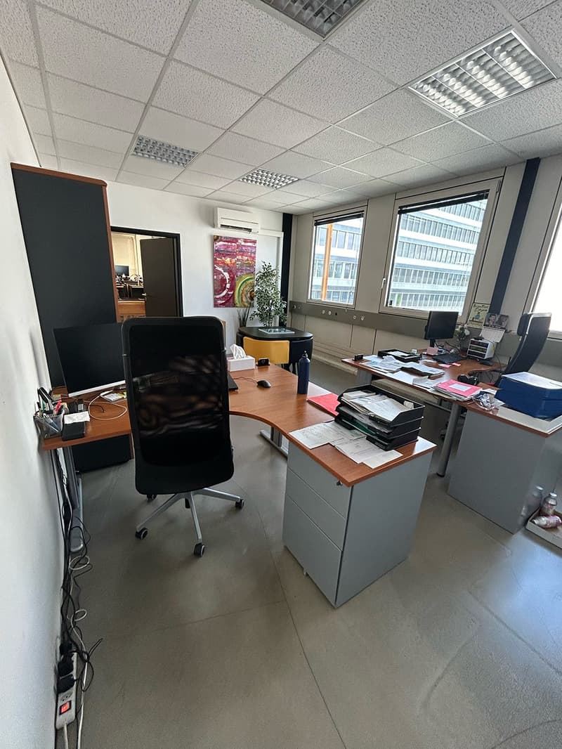 234m2 workshop on the 1st floor of CTN 18 in Plan-les-Ouates. Completely renovated (3)
