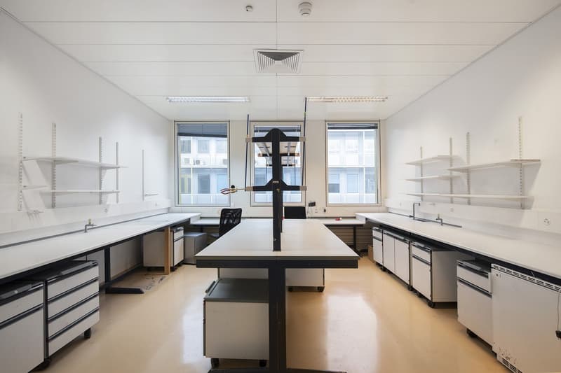 980m2 di laboratori al 2° piano del CTN 14 a Plan-les-Ouates (1)