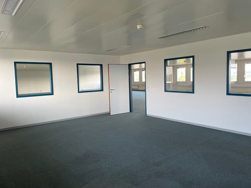 Spazio ufficio di 302-608m2 in affitto nella zona aeroportuale di Rümlang, disponibile immediatamente (4)