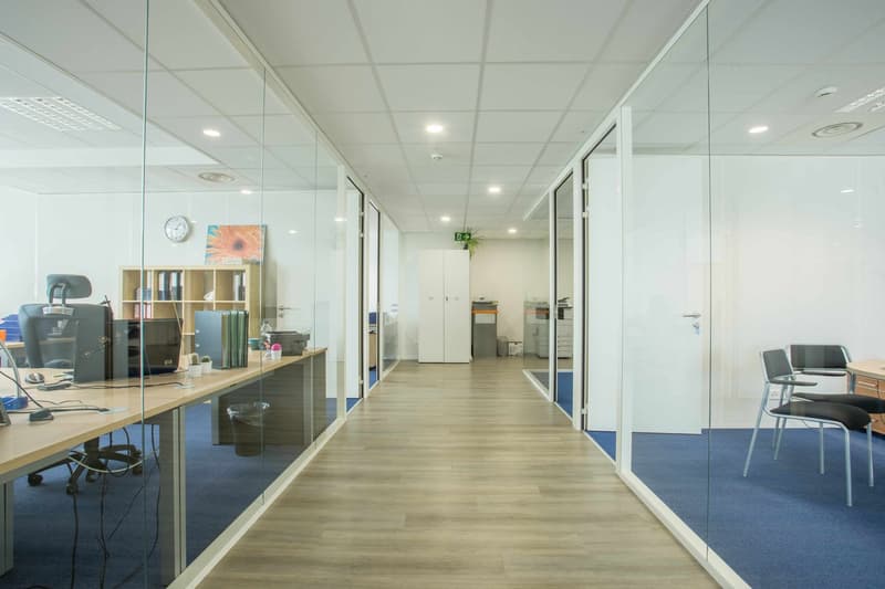 Bureaux / Labo de 1040 m² à Plan-les-Ouates (7)