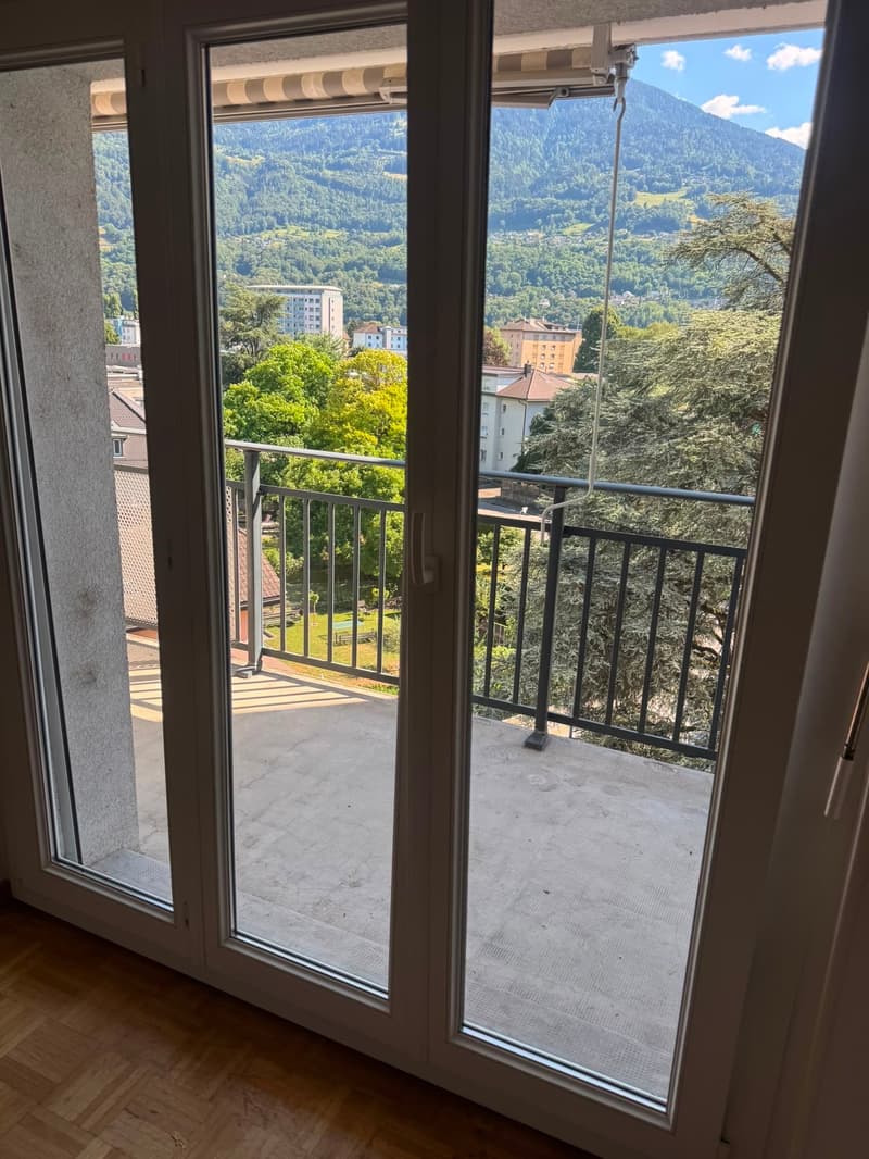 Charmante 2-Zimmer-Wohnung mit Balkon und Bergblick in Monthey (1)
