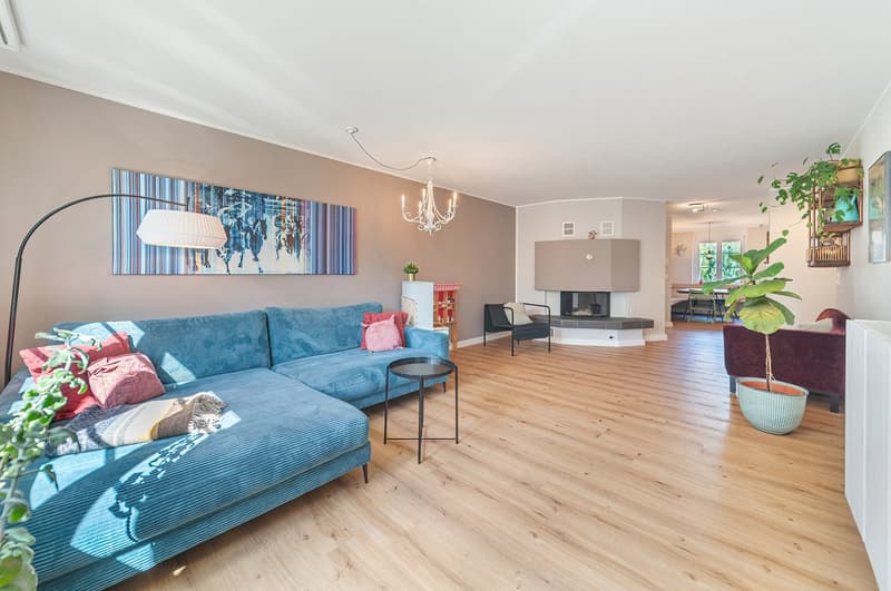 A Home to Fall in Love with – Stylish 4.5-Room Garden Apartment in Dürnten (4)