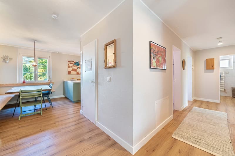 A Home to Fall in Love with – Stylish 4.5-Room Garden Apartment in Dürnten (6)