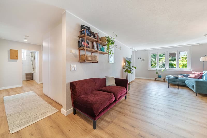 A Home to Fall in Love with – Stylish 4.5-Room Garden Apartment in Dürnten (5)