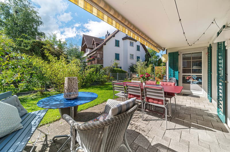 A Home to Fall in Love with – Stylish 4.5-Room Garden Apartment in Dürnten (14)