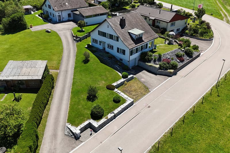 Einfamilienhaus mit grossem Garten, Fernsicht und zusätzlichem Ausnützungspotenzial (2)