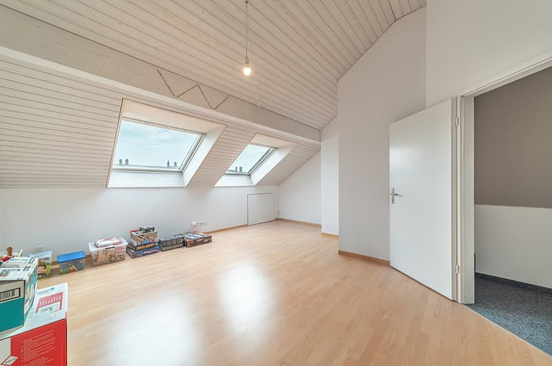Charmantes 5.5-Zimmer-Reihenmittelhaus in ruhigem Wohnquartier in Bassersdorf (8)