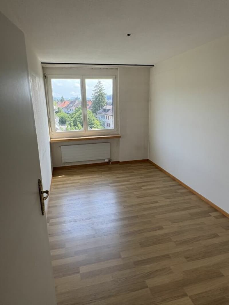 Ampio appartamento di 3 1/2 locali in vendita! (7)