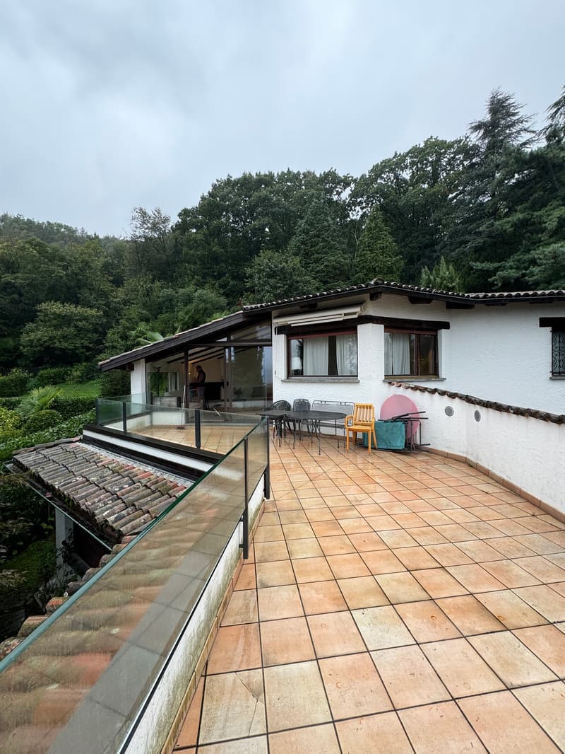 Belle villa dans un quartier calme avec vue sur le lac (16)