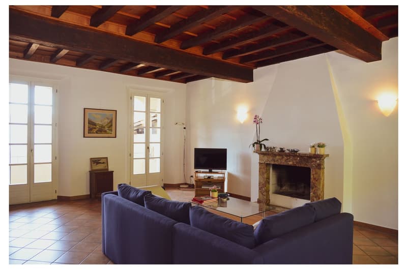 Schönes 5.5-Zimmer-Apartment in einem historischen Haus in Carabbia (9)