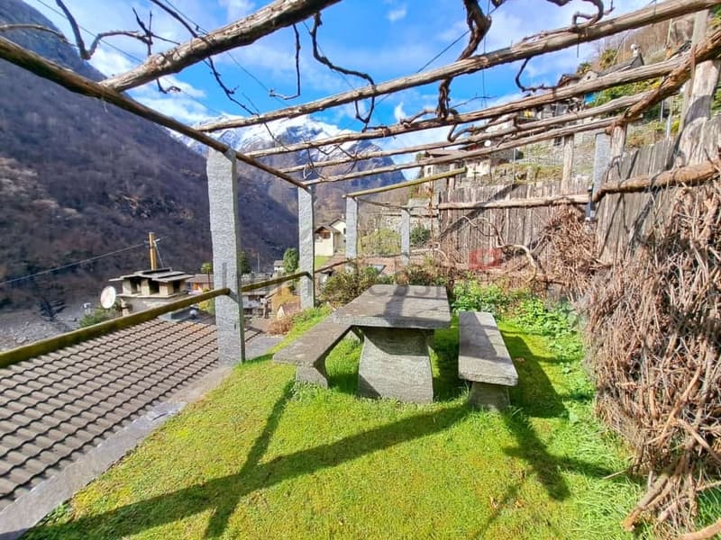 Charmanter Rustico mit Garten an wunderschöner Lage in Vogorno 20