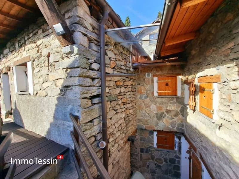 Drei Charmante Rusticos mit Platz für Zehn Gäste im Herzen des Tessins 111
