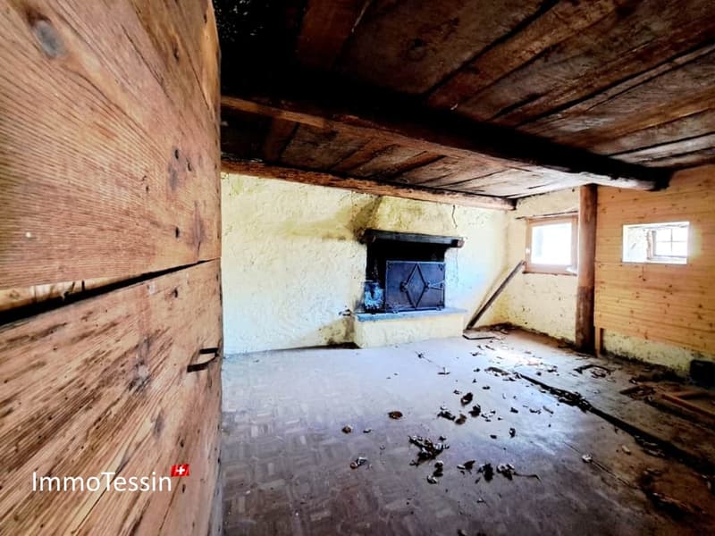 Außergewöhnliches Rustico mit Projekt und 9892 m2 Land 9