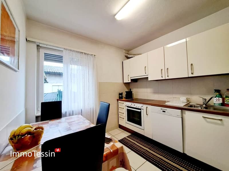 Einzigartige Gelegenheit Haus mit 2 Wohnungen und großem Grundstück 4