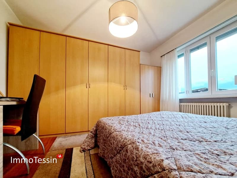 Einzigartige Gelegenheit Haus mit 2 Wohnungen und großem Grundstück 8
