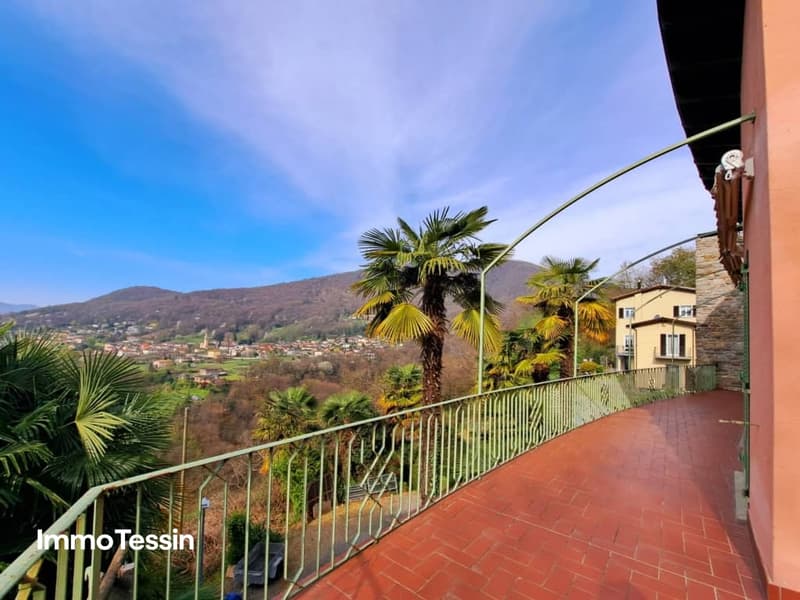 Exklusive Villa mit Panoramablick und zeitlosem Charme 201