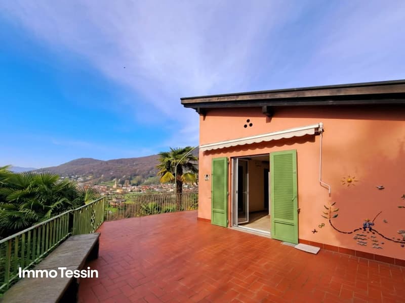 Exklusive Villa mit Panoramablick und zeitlosem Charme 203
