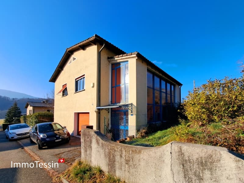 exklusive Villa nur einen Steinwurf von Lugano und den Ufern des Lago Maggiore entfernt 1