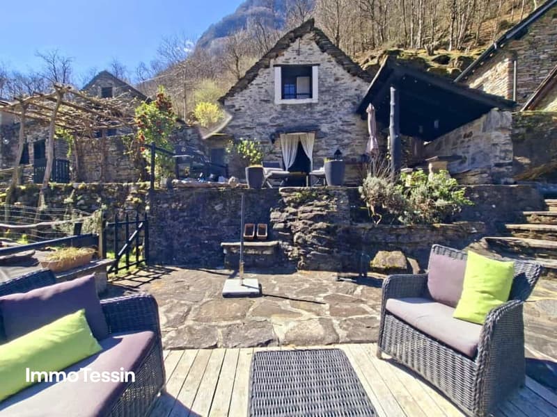 Authentisches Rustico im Grünen 832 qm Naturgrundstück nahe der Verzasca mit kleinem Pool 18