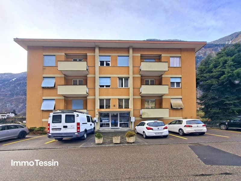 Ganze Etage mit großer Wohnung und unabhängiger Einliegerwohnung nahe am Fluss 2