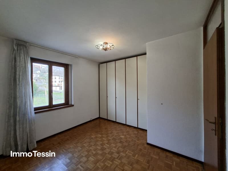 Ruhig und sonnig gelegene grosszügige Attikawohnung mit schöner Fernsicht, Garten und Garage 10