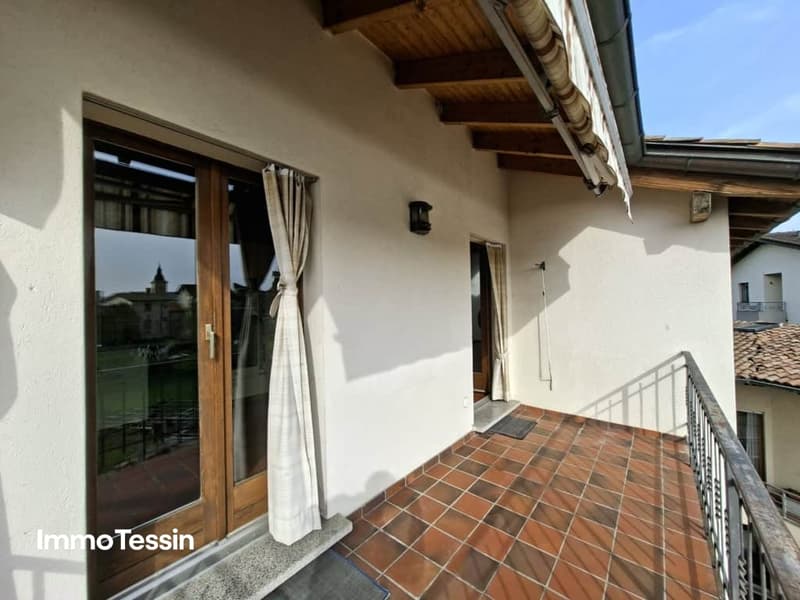Ruhig und sonnig gelegene grosszügige Attikawohnung mit schöner Fernsicht, Garten und Garage 16