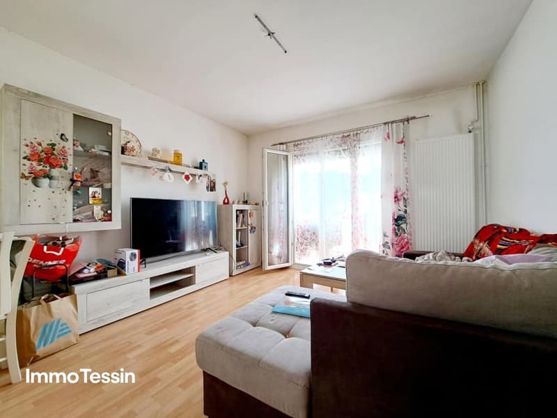 Tessiner Villa mit Seeblick, Großem Garten und Innenpool 15