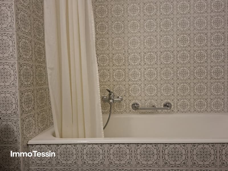 Tolle Ferienwohnung in zentraler Top-Lage mit atemberaubender Seesicht, Indoor-Pool und Parkplatz 11