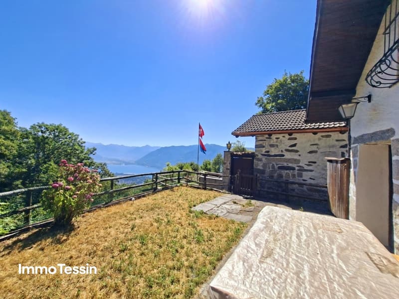 Ein Ort der Ruhe hoch über dem Lago Maggiore 1003