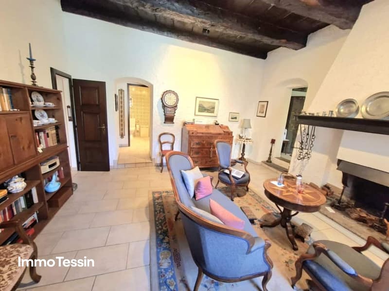 Historischer Charme 2.5 Zimmer Ferienwohnung im Herzen von Cadempino08
