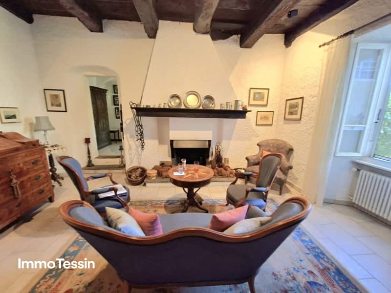 Historischer Charme 2.5 Zimmer Ferienwohnung im Herzen von Cadempino06