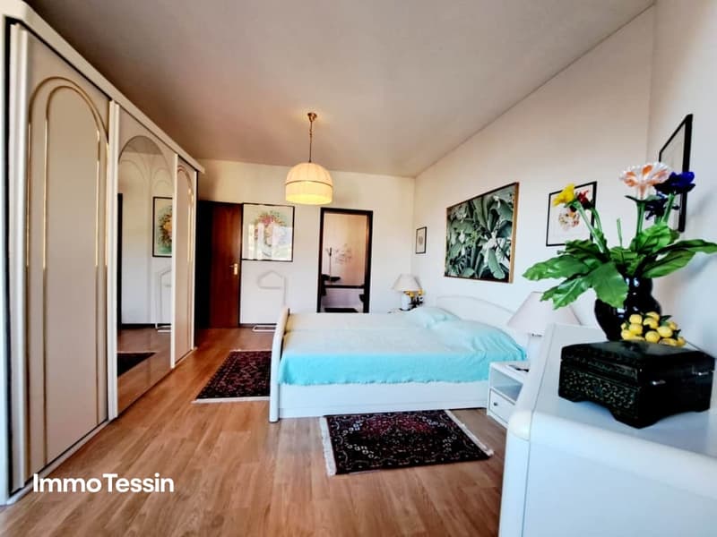 GELEGENHEIT Luxuswohnung an top Lage mit Pool Seesicht über Lugano auf den Lago Lugano 14