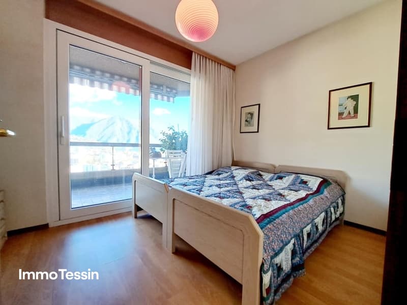 GELEGENHEIT Luxuswohnung an top Lage mit Pool Seesicht über Lugano auf den Lago Lugano 10
