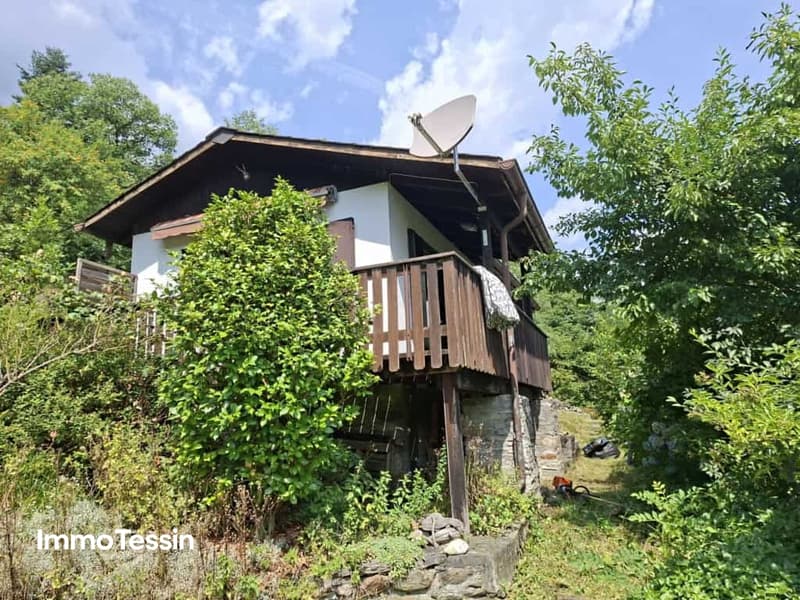 Traumhaftes 3.5 Zimmer Einfamilienhaus mit Bauland an idyllischer Lage01