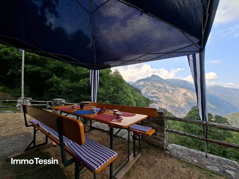 Charaktervolles Rustico in spektakulärer Aussichtslage auf einer authentischen Tessiner Alp im oberen Maggiatal 4