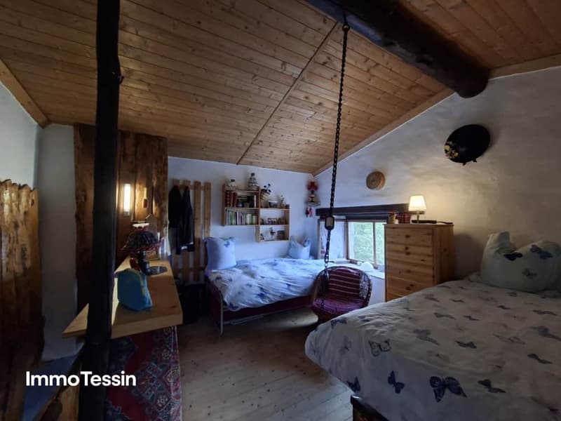 Charaktervolles Rustico in spektakulärer Aussichtslage auf einer authentischen Tessiner Alp im oberen Maggiatal 12