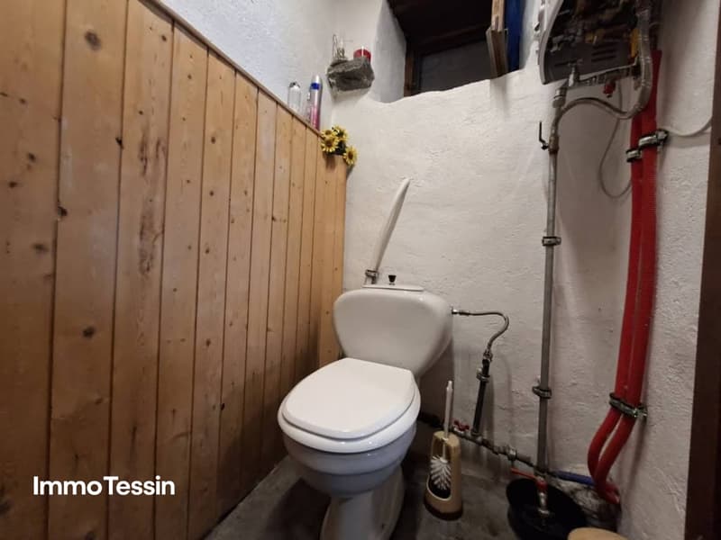 Charaktervolles Rustico in spektakulärer Aussichtslage auf einer authentischen Tessiner Alp im oberen Maggiatal 14