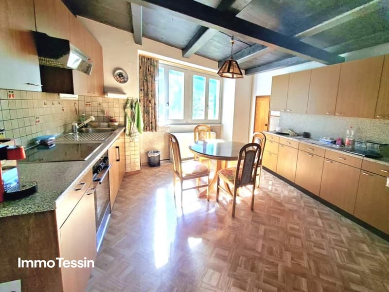 2-Familienhaus mit scho?nem Garten an interessanter Lage im sonnigen Bleniotal8