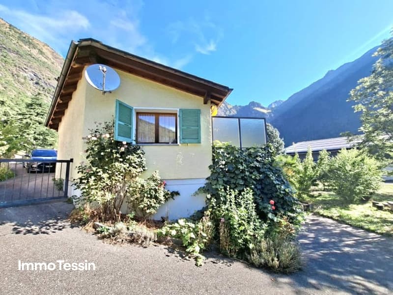 2-Familienhaus mit scho?nem Garten an interessanter Lage im sonnigen Bleniotal05