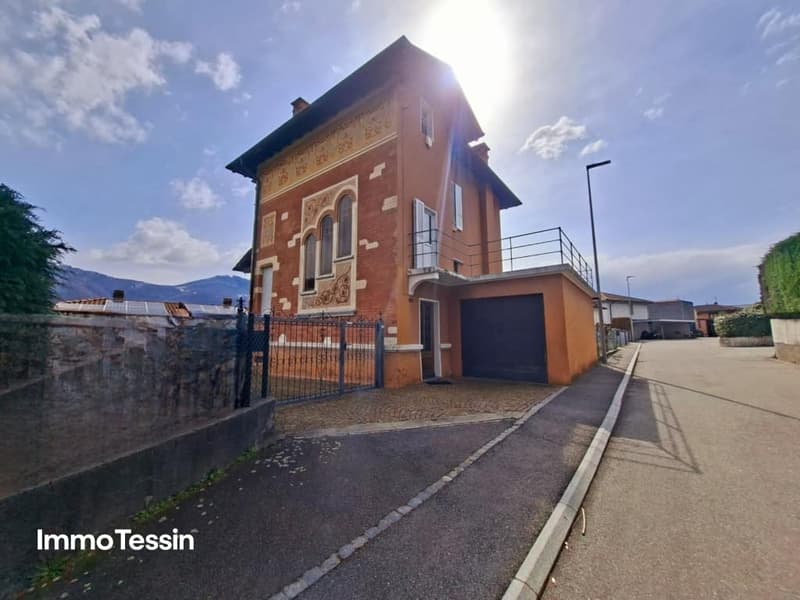 Seltene Gelegenheit Liberty Haus mit Garten und Garage in ruhiger Lage 4