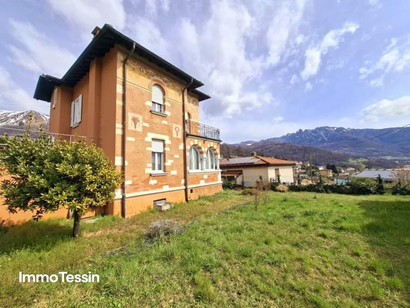 Seltene Gelegenheit Liberty Haus mit Garten und Garage in ruhiger Lage 2