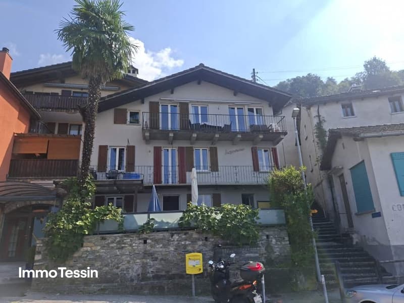 Charmantes Tessinerhaus mit 2 Wohnungen und Seesicht01