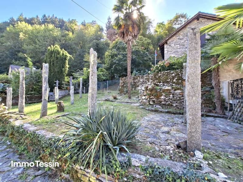 Haus mit Aussicht und Garten mit Potenzial im Maggiatal15