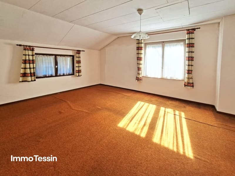 Haus mit Aussicht und Garten mit Potenzial im Maggiatal10